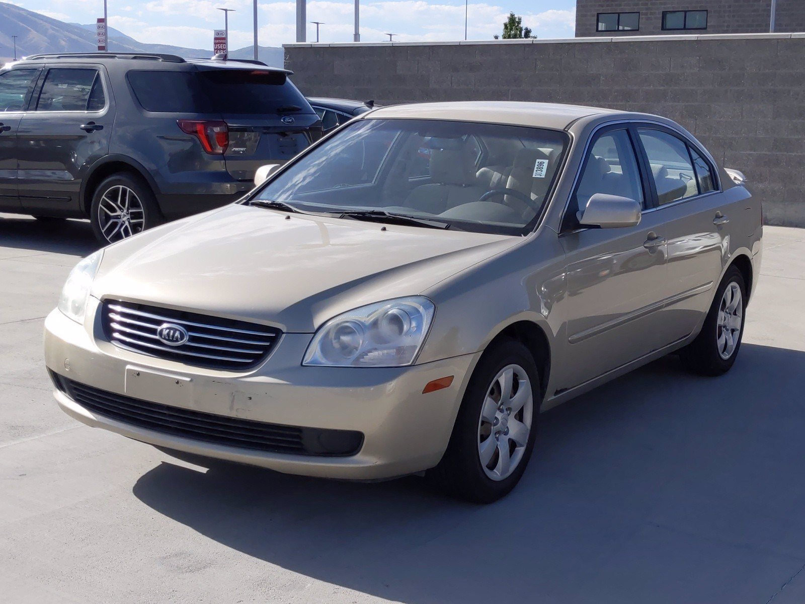 Pre-Owned 2008 Kia Optima LX FWD 4dr Car